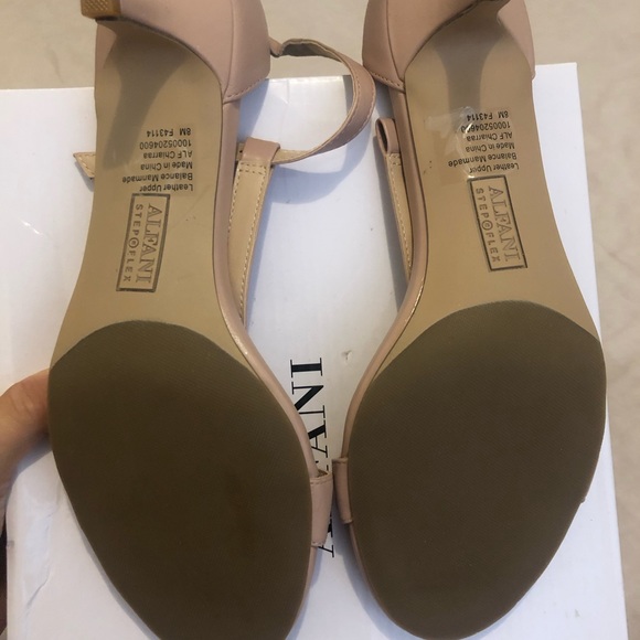 New Alfani sandals - Picture 3 of 4